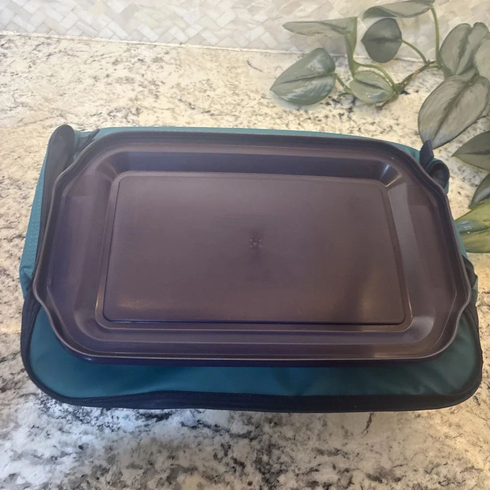 NOS Vintage 1997‎ New Open Box PYREX Portable Insulated Carrier w/ Pyrex Dish